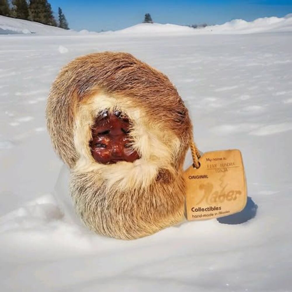 NABER  KIDS Alaskan 😊NUNI DOLL Handcarved 4" Wooden Figurine Fur Eskimo TONJA